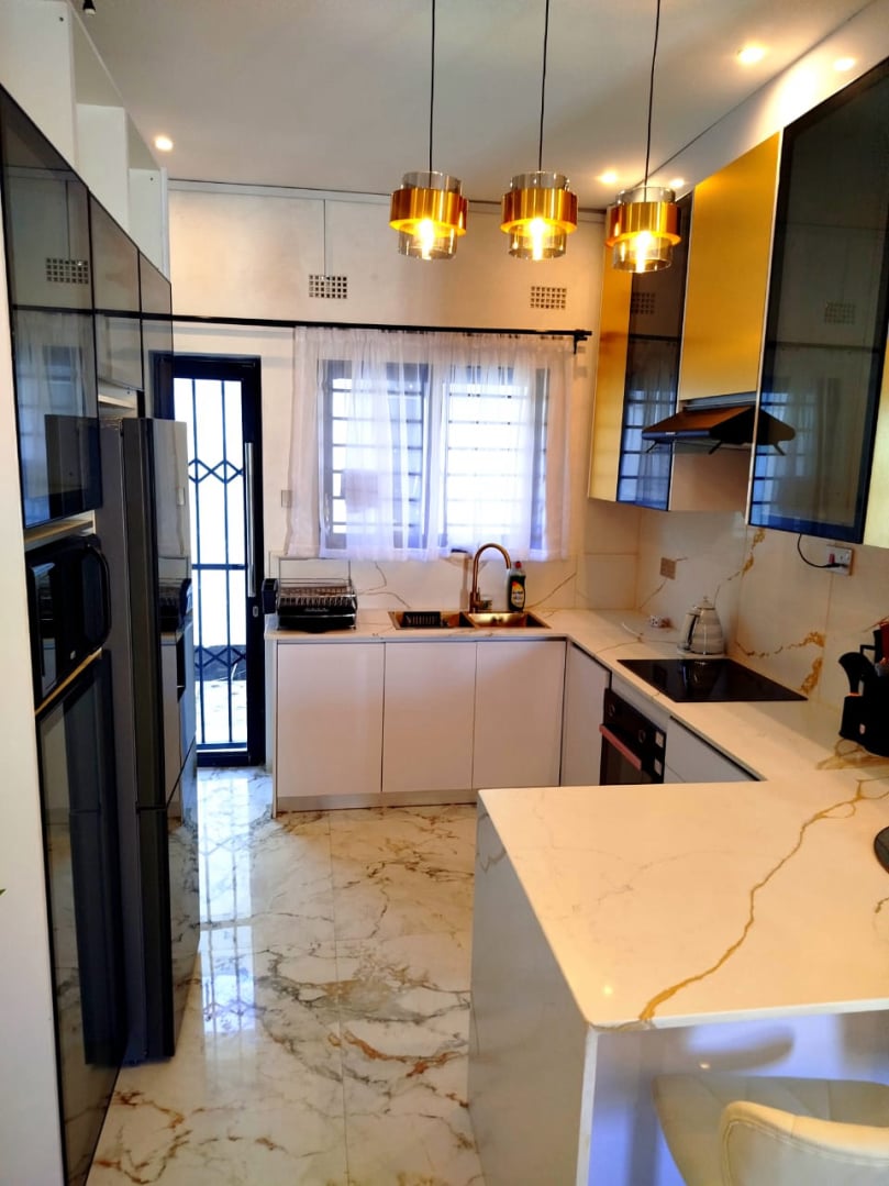 Fitted Kitchen